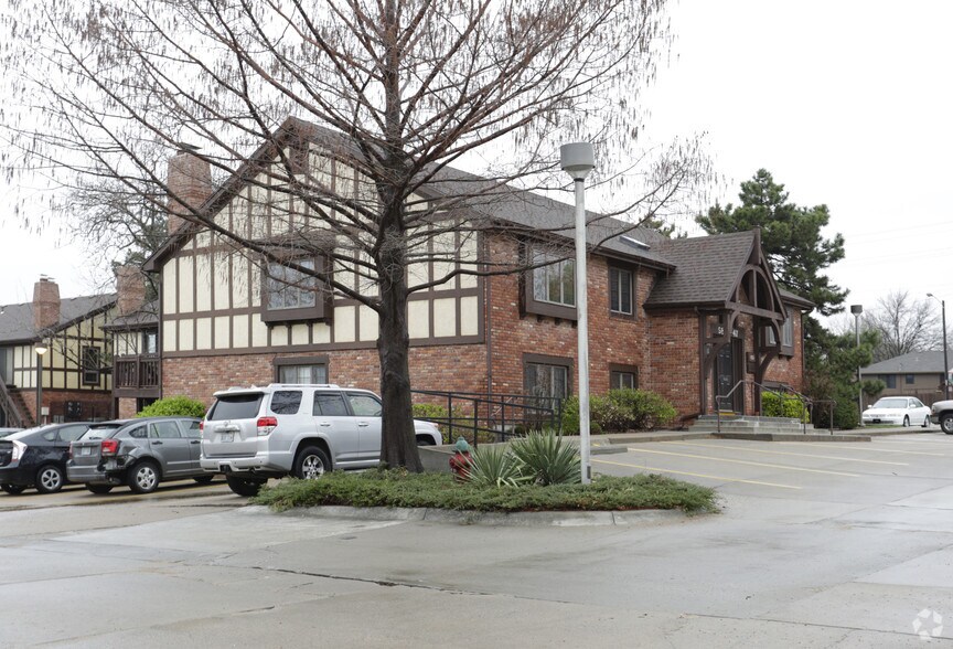 More Photos Of 5841-5847 SW 29th St, Topeka Office For Sale