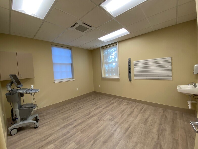 More Photos Of 11623 Philadelphia Rd, White Marsh Medical For Lease