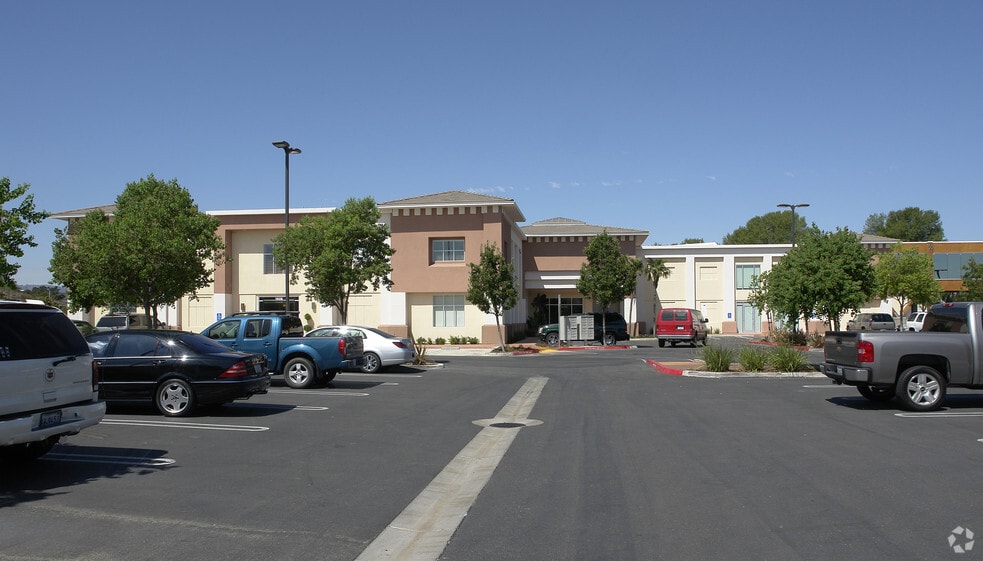 More Photos Of 160 Guthrie Ln, Brentwood Freestanding For Lease