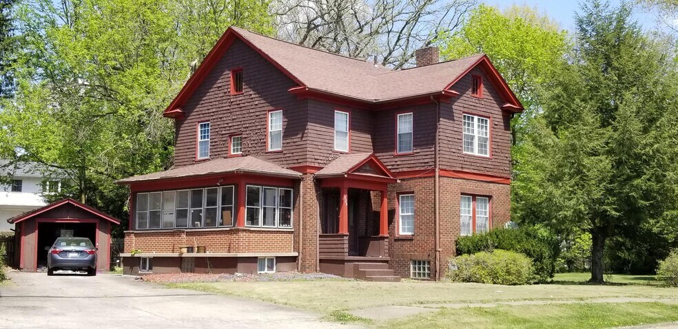 More Photos Of 329 E Moody Ave, New Castle Religious Facility For Sale