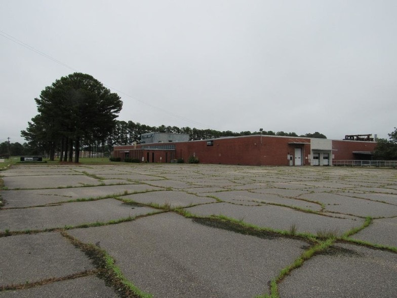 More Photos Of 2600 Wilco Blvd S, Wilson Warehouse For Lease