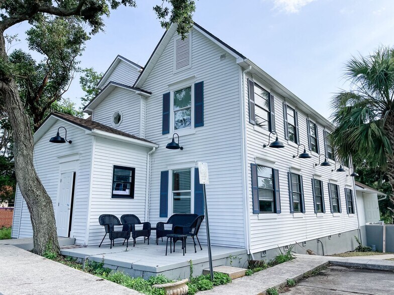 More Photos Of 404 S Ridgewood Ave, Daytona Beach Apartments For Sale