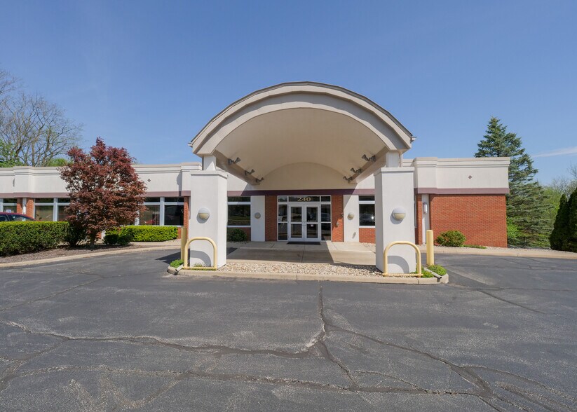 More Photos Of 240 W Cook Rd, Mansfield Medical For Sale