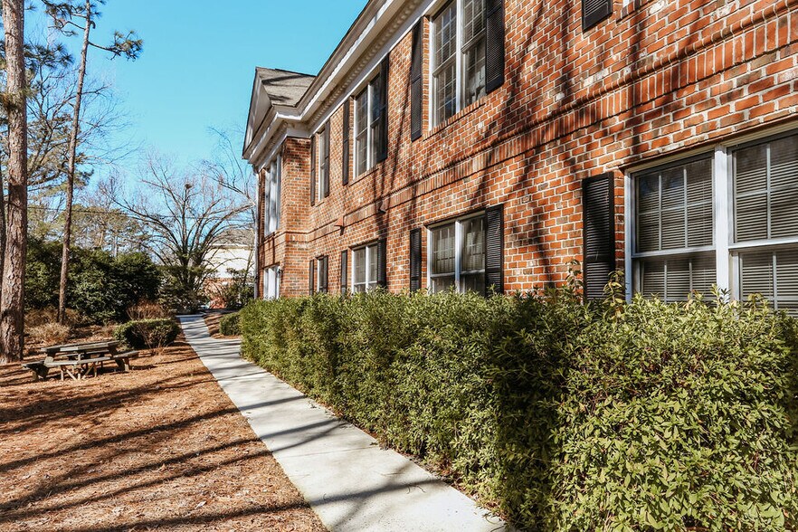 More Photos Of 120 Applecross Rd, Pinehurst Office For Lease