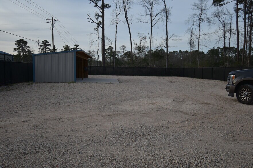 More Photos Of 11395 FM 2432 Rd, Willis Light Manufacturing For Sale