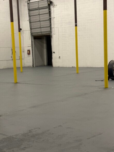 More Photos Of 1201 E 18th St, Owensboro Service For Lease