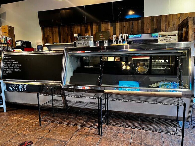 More Photos Of 500 Henderson Ave, Staten Island Restaurant For Sale