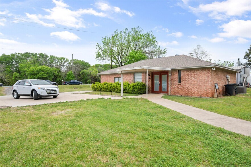 More Photos Of 8850 Davis Blvd, Southlake Land For Lease