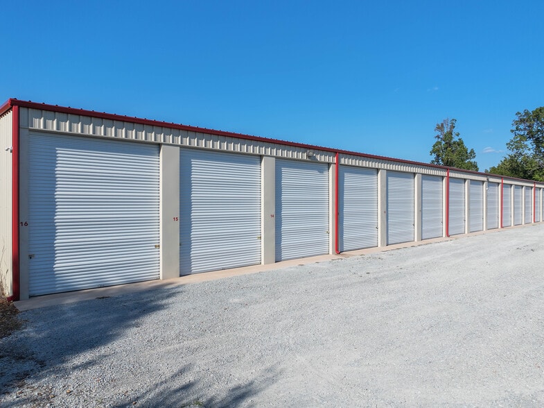 More Photos Of 50 Voss Ln, Huntingdon Self Storage For Sale