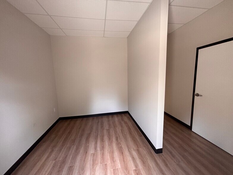 More Photos Of 1982 Main St E, Snellville Storefront For Sale
