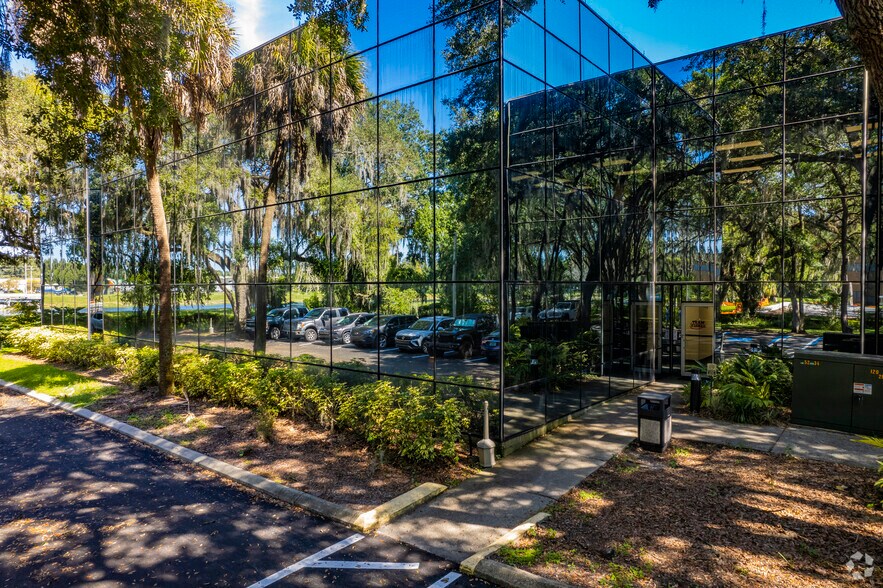 More Photos Of 3812 Coconut Palm Dr, Tampa Unknown For Lease