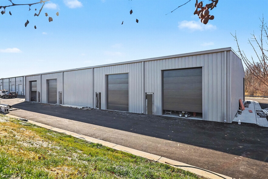 More Photos Of 3406 Shannon Park Dr, Fredericksburg Warehouse For Lease