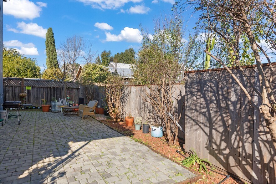 More Photos Of 2216 E 23rd St, Oakland Apartments For Sale