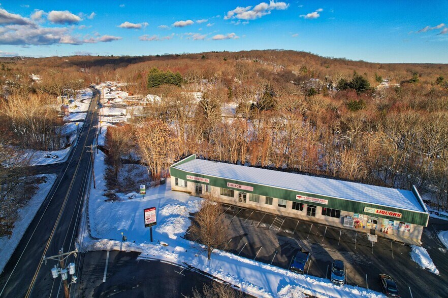 More Photos Of 524-534 Wolcott Rd, Wolcott Unknown For Lease