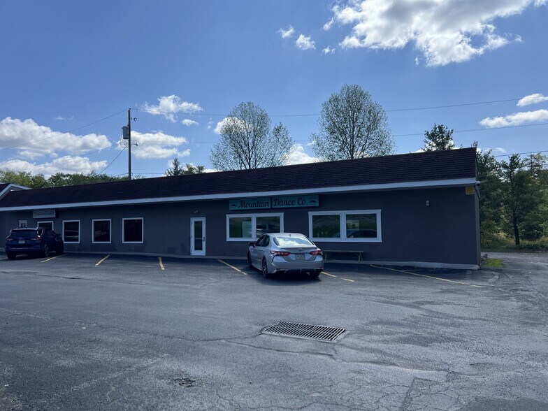 More Photos Of 906 Route 940, Pocono Lake Storefront Retail Office For Lease