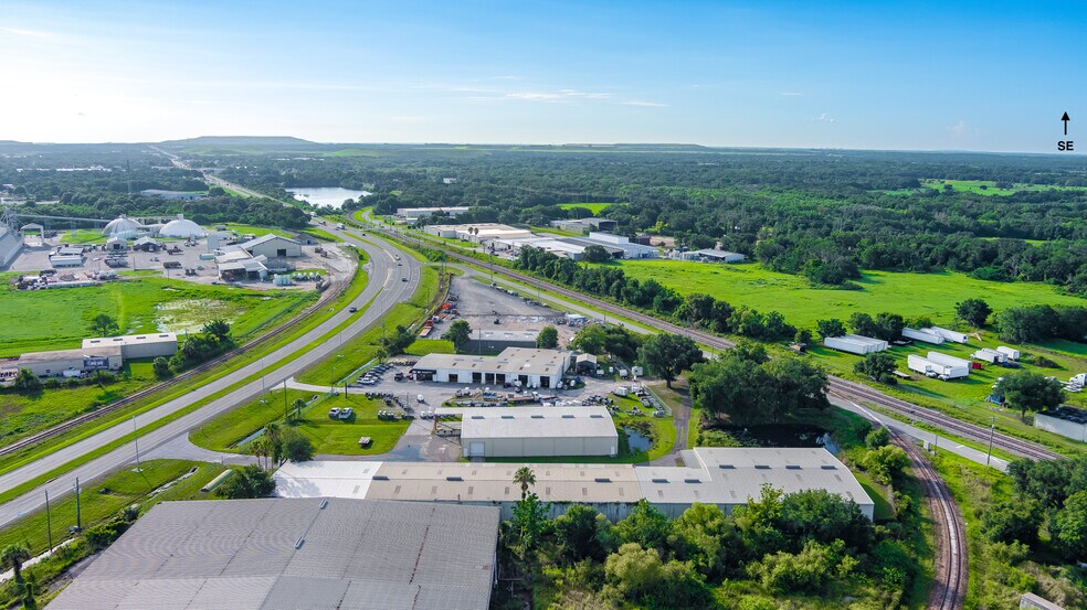 More Photos Of 2300 Hwy 60 W, Mulberry Warehouse For Lease