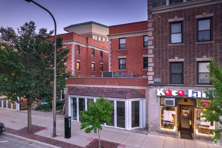 More Photos Of 716 Clark St, Evanston Apartments For Lease