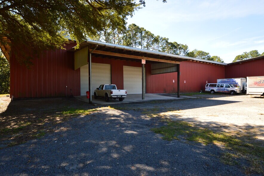 More Photos Of 239 Jones Rd, Jacksonville Warehouse For Lease