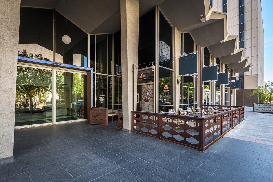 More Photos Of 111 W Monroe St, Phoenix Office Residential For Lease