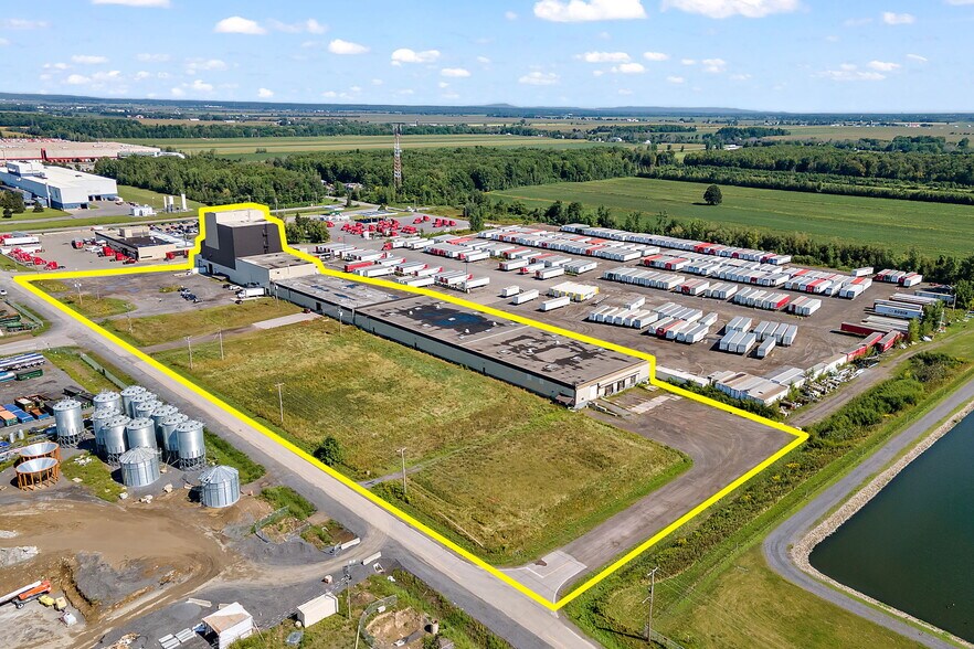 More Photos Of 35-75 Rue De L'acier, Coteau-du-lac Manufacturing For Sale