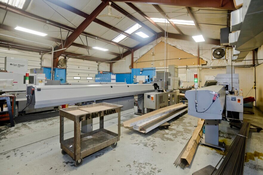 More Photos Of 16 Arthur St, Easthampton Warehouse For Sale