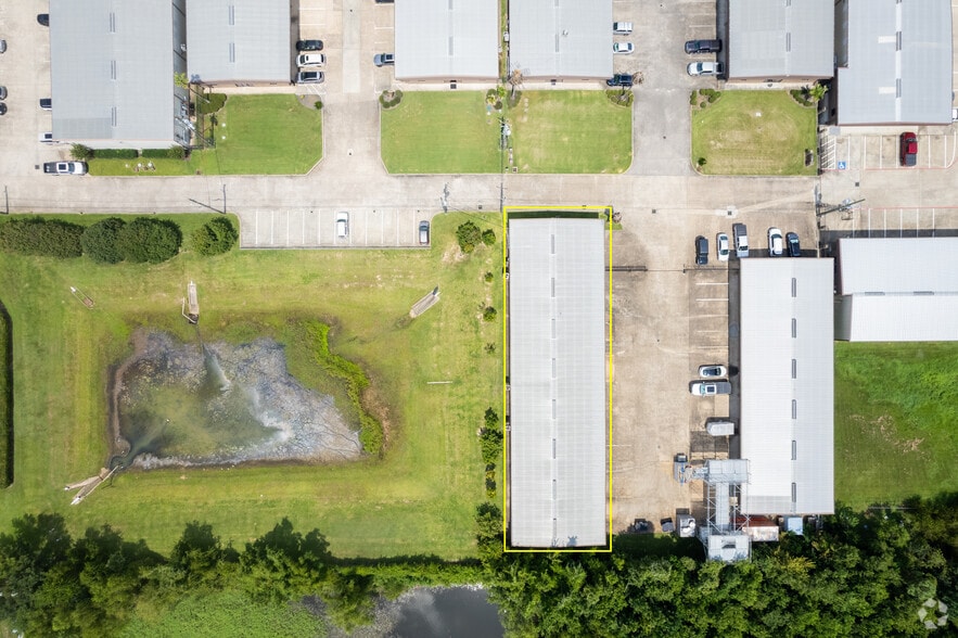 More Photos Of 6735 Theall Rd, Houston Light Manufacturing For Sale