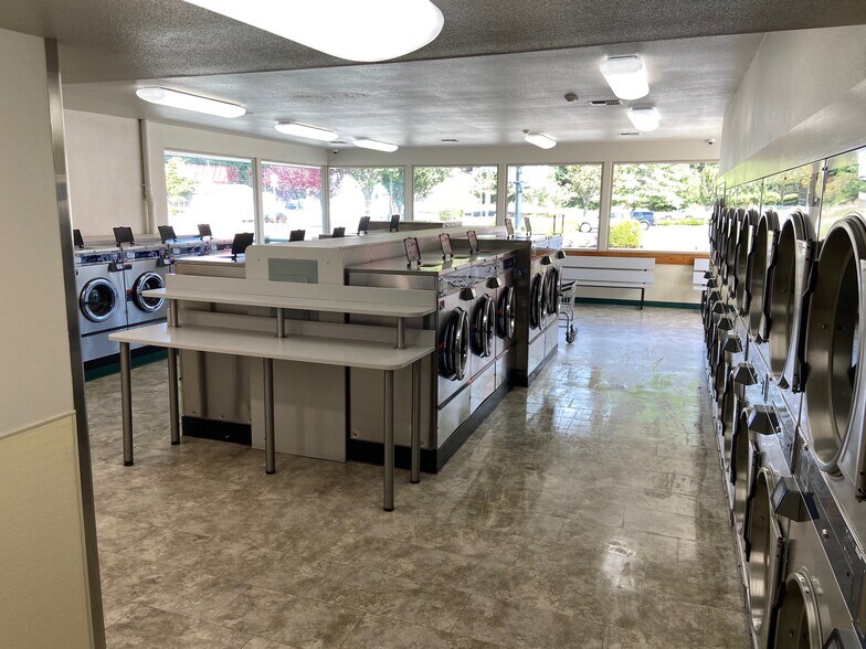 More Photos Of 1921 Virginia Ave, North Bend Freestanding For Sale