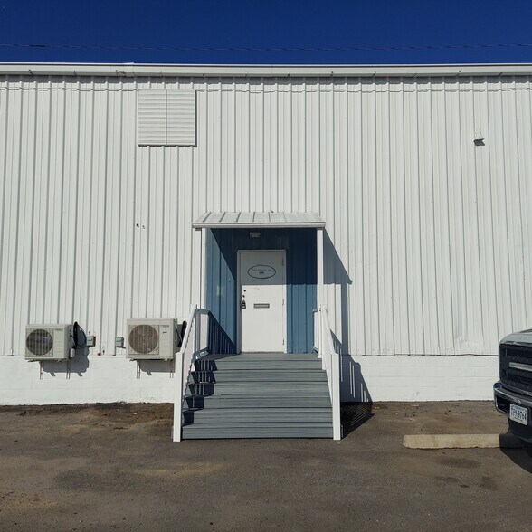 Primary Photo Of 5595 Raby Rd, Norfolk Warehouse For Lease