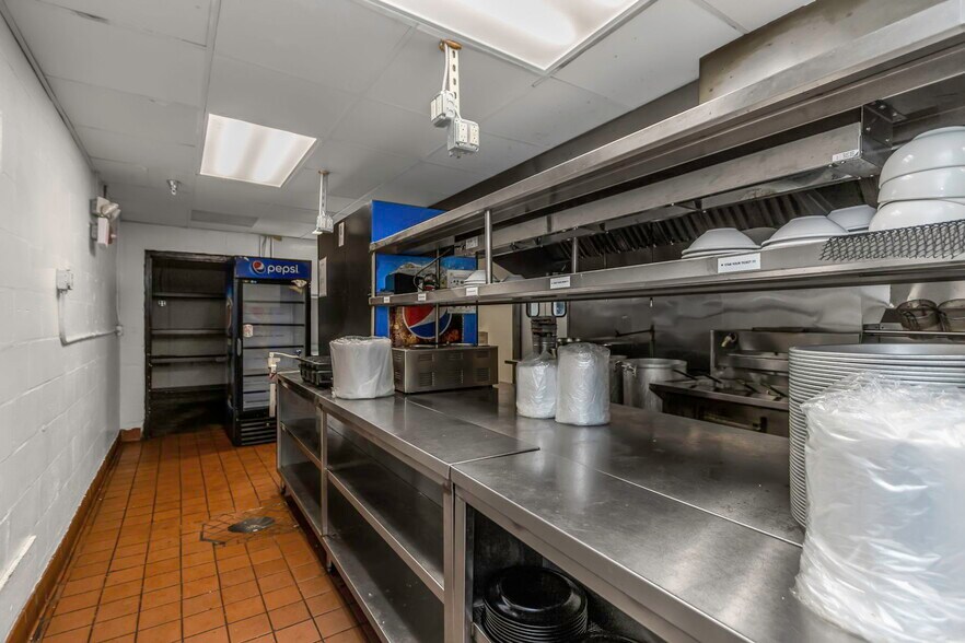 More Photos Of 2901 Tyrone Blvd, Saint Petersburg Restaurant For Sale