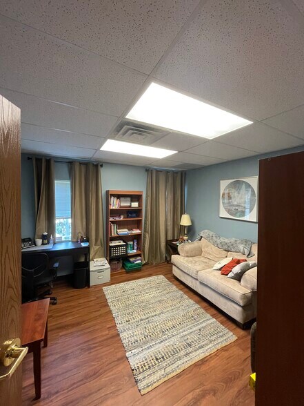 More Photos Of 702 Commerce Dr, Perrysburg Office For Lease