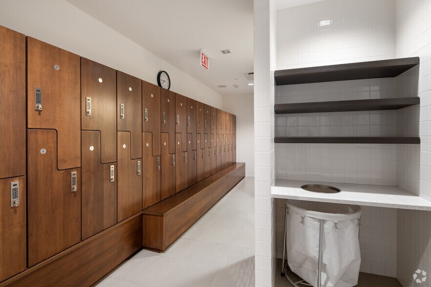 More Photos Of 1600 McConnor Pky, Schaumburg Office For Lease