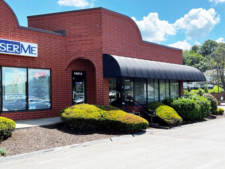 Primary Photo Of 14004-14016 Manchester Rd, Ballwin Unknown For Lease