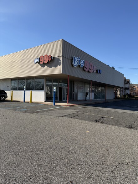 More Photos Of 3320 Hillside Ave, New Hyde Park Unknown For Lease