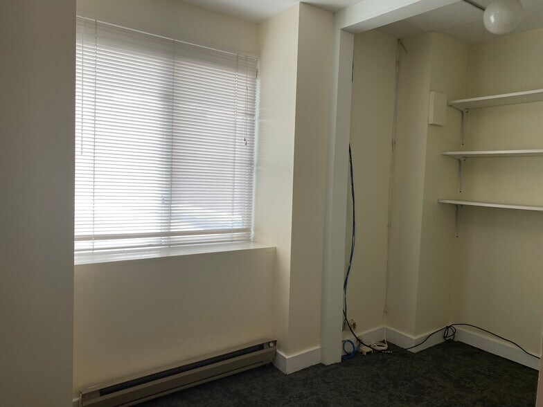 More Photos Of 17 Elk St, Albany Office For Lease