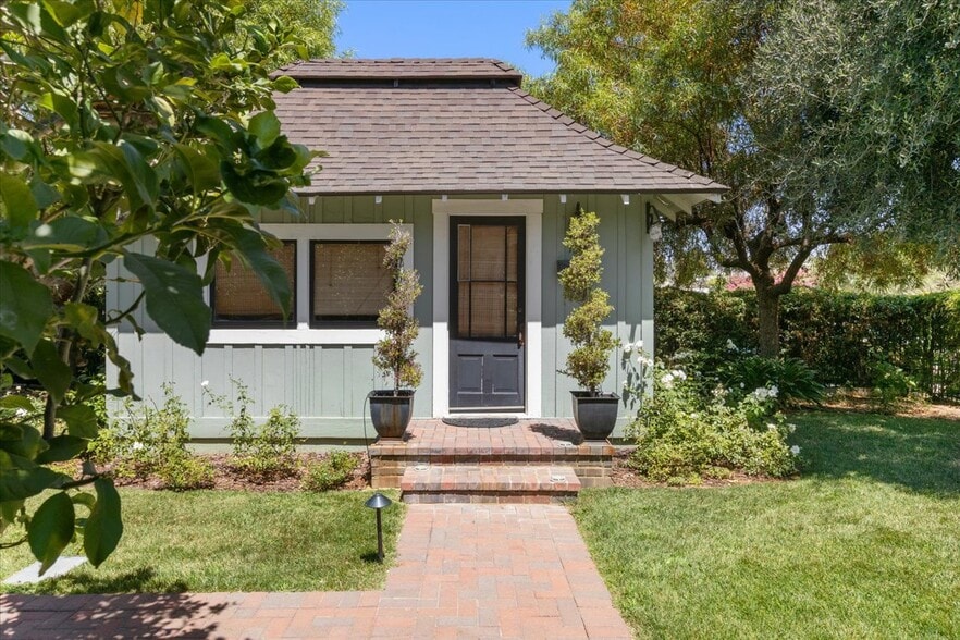 More Photos Of 136-140 W 3rd Ave, Escondido Office For Sale