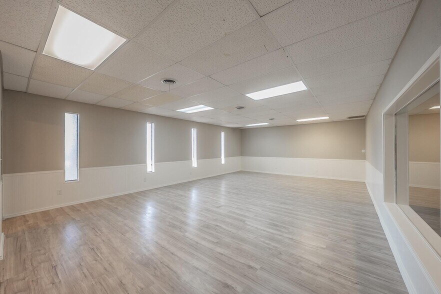 More Photos Of 5704 James Ave, Fort Worth Storefront Retail Office For Sale