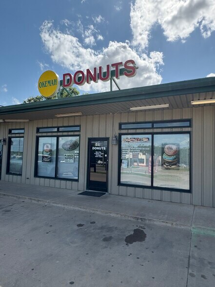 More Photos Of 519 S Woody Guthrie St, Okemah General Retail For Sale