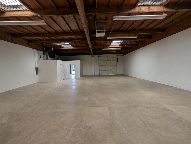 More Photos Of 3754 N Mission Rd, Los Angeles Manufacturing For Lease