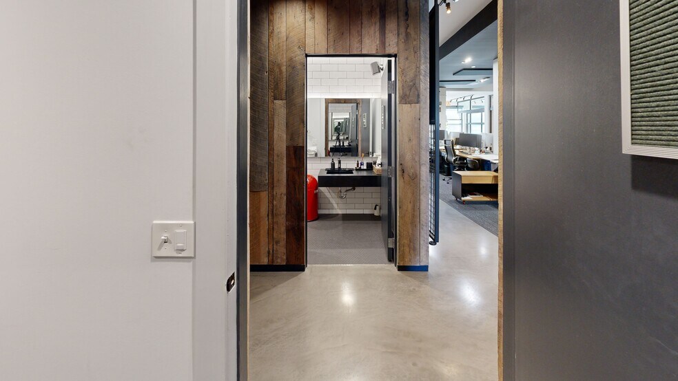 More Photos Of 1643 N Milwaukee Ave, Chicago Office For Lease