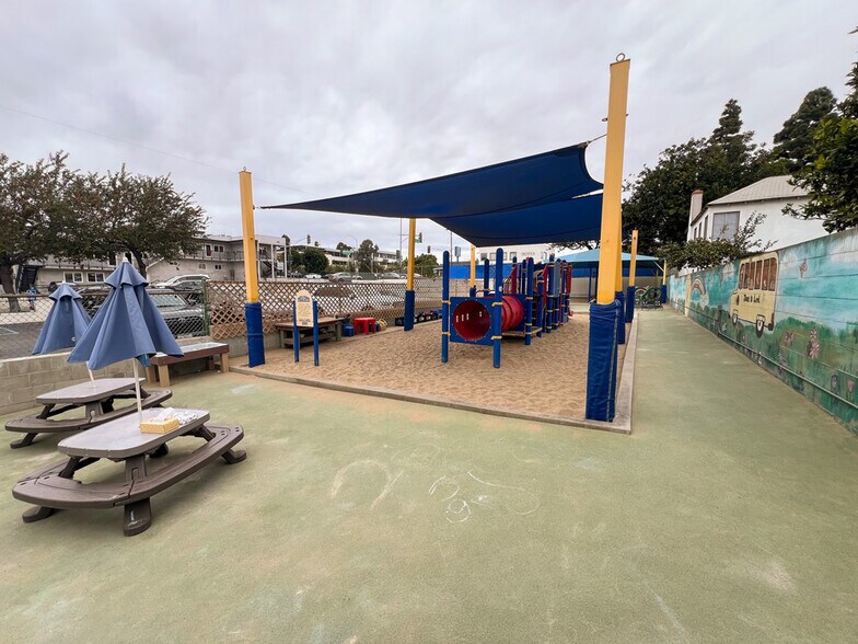 More Photos Of 1100 N Poinsettia Ave, Manhattan Beach Religious Facility For Lease