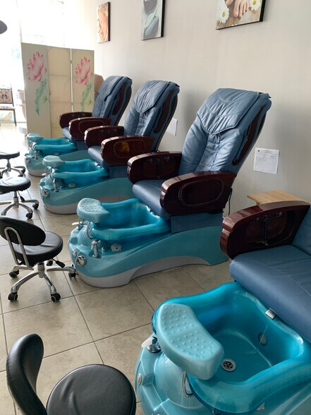 More Photos Of 2575 Eldridge Pky, Sugar Land Convenience Store For Lease