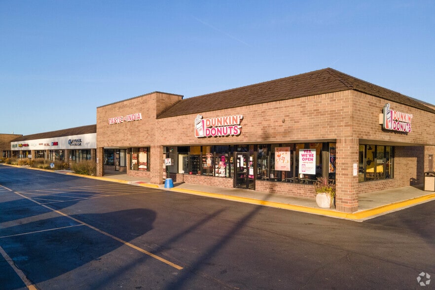 More Photos Of 7201-7247 S Kingery Hwy, Willowbrook General Retail For Lease
