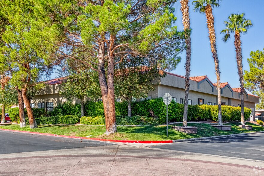 More Photos Of 1701 N Green Valley Pky, Henderson Unknown For Lease