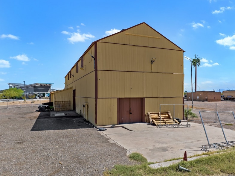 More Photos Of 8174 W Market St, Peoria Warehouse For Sale
