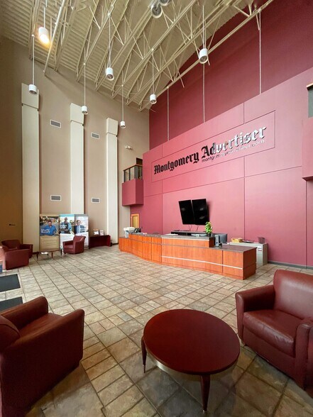 More Photos Of 425 Molton St, Montgomery Office For Lease