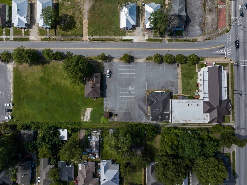 More Photos Of 1301 17th St, Columbus Specialty For Sale