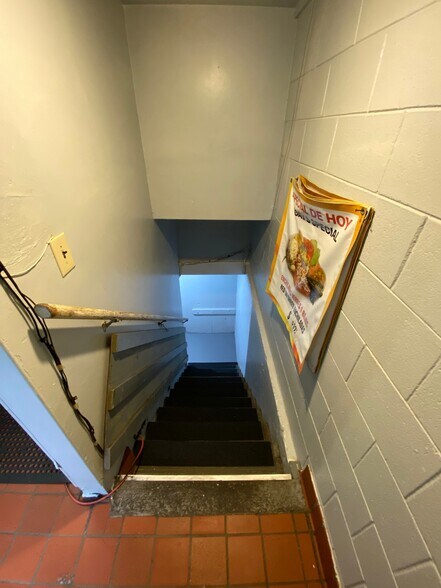 More Photos Of 930 W Illinois Ave, Aurora Freestanding For Sale