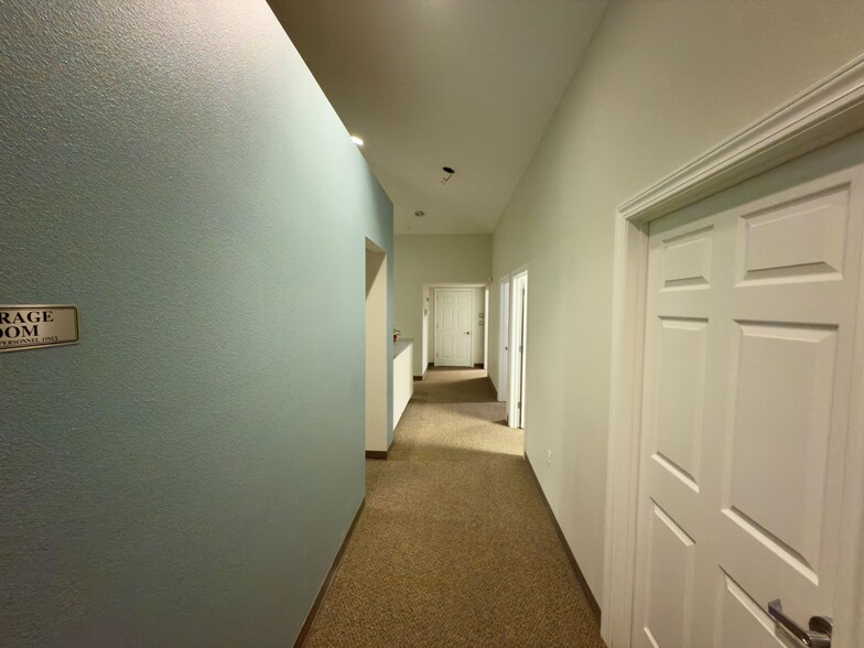 More Photos Of 511 Phyllis St, Pensacola Medical For Lease