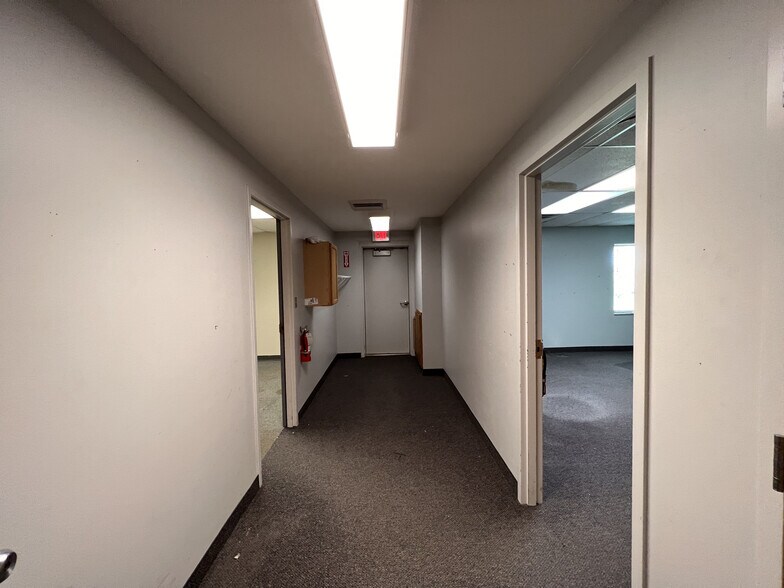 More Photos Of 4155 Old Sibley Memorial Hwy, Eagan Research And Development For Lease