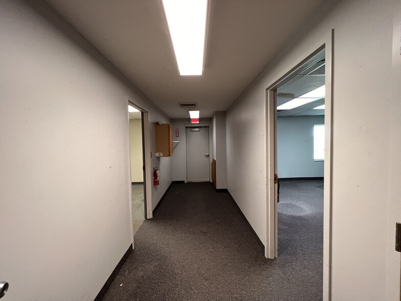 More Photos Of 4155 Old Sibley Memorial Hwy, Eagan Research And Development For Sale